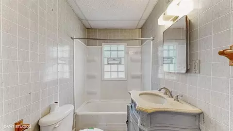 Bath - 2140 Indianapolis Blvd, Whiting, IN 46394 photo 4 of 5