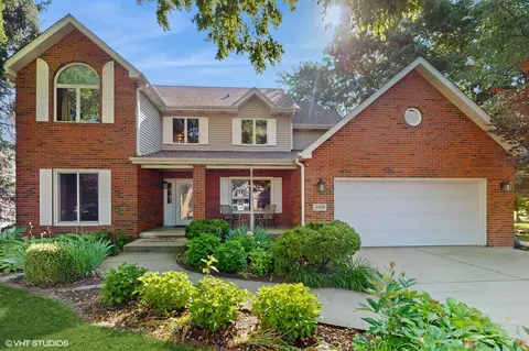 3908 Autumn Ln, Valparaiso, IN 46385