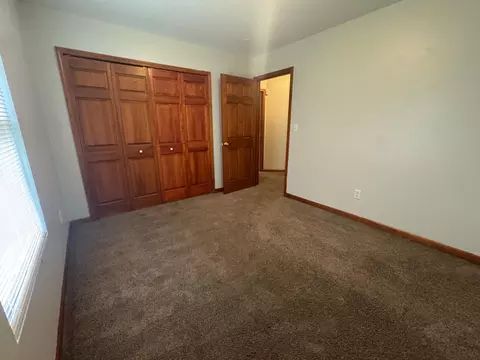 5630 Pointe Dr, Hammond, IN 46320 photo 22