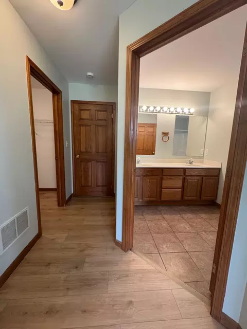 5630 Pointe Dr, Hammond, IN 46320 photo 14