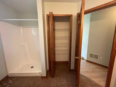 5630 Pointe Dr, Hammond, IN 46320 photo 17