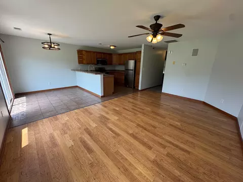 5630 Pointe Dr, Hammond, IN 46320 photo 7