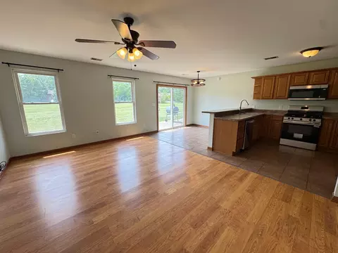 5630 Pointe Dr, Hammond, IN 46320 photo 5