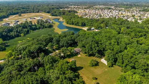 1756 Ransom Rd, Valparaiso, IN 46385