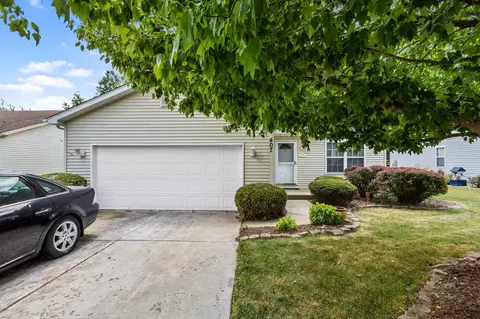 407 Galway Dr, Valparaiso, IN 46385