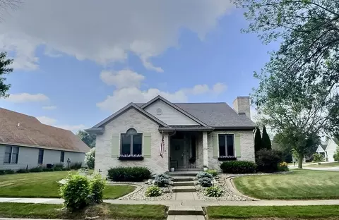 234 Abington St, Valparaiso, IN 46385