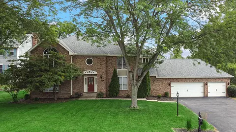 374 Tremont Cir, Valparaiso, IN 46385
