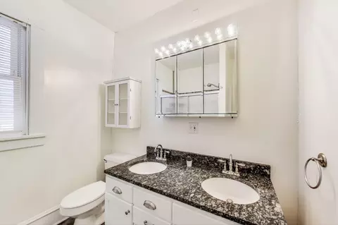 Bath - 2031 Davidson Pl, Whiting, IN 46394 photo 1 of 1