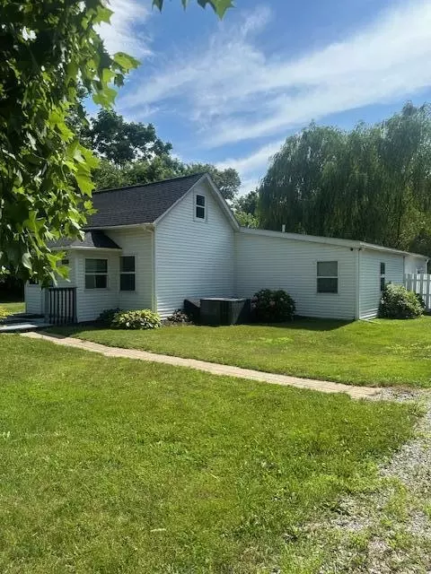 1290 Old Porter Rd, Chesterton, IN 46304