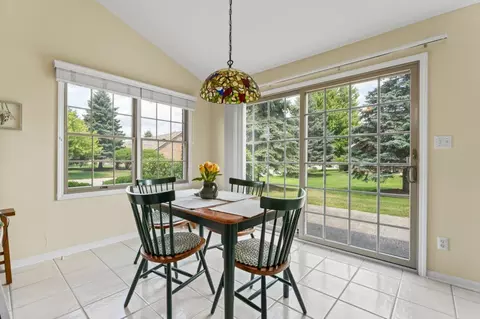 Dining - 1850 Windfield Dr, Munster, IN 46321 photo 3 of 3