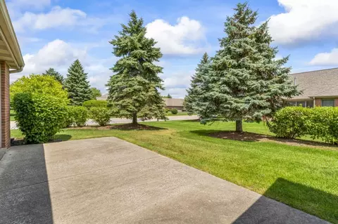 Exterior - 1850 Windfield Dr, Munster, IN 46321 photo 5 of 7