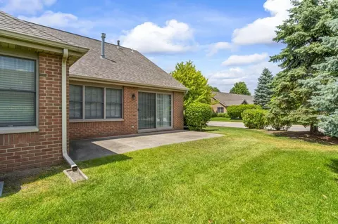 Exterior - 1850 Windfield Dr, Munster, IN 46321 photo 4 of 7