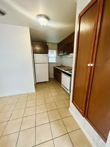 1063 E 36th Ave, Gary, IN 46409 photo 4