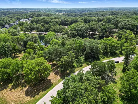 703 Druim Trl, Crown Point, IN 46307
