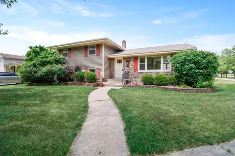9554 Crestwood Ave, Munster, IN 46321