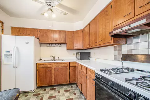 Kitchen - 1529 Hovey St, Gary, IN 46406 photo 2 of 3