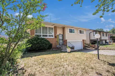 Exterior - 1529 Hovey St, Gary, IN 46406 photo 2 of 10