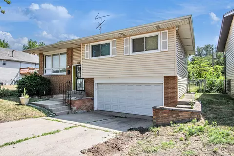Exterior - 1529 Hovey St, Gary, IN 46406 photo 4 of 10