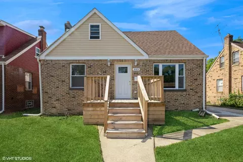 Exterior - 933 E 44th Pl, Gary, IN 46409 photo 1 of 3
