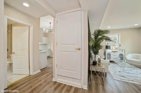 Entry Way - 933 E 44th Pl, Gary, IN 46409 photo 1 of 1
