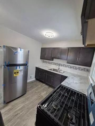 Kitchen - 2049 Monroe Ln, Gary, IN 46407 photo 2 of 2