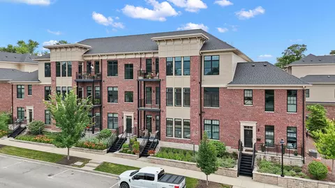 204 N Campbell St #201, Valparaiso, IN 46385