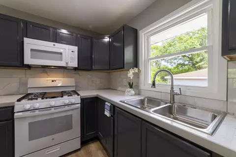 Kitchen - 951 Willard St, Gary, IN 46404 photo 2 of 2
