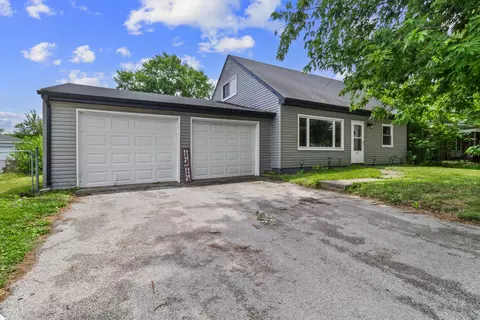 733 Fox River Rd, Valparaiso, IN 46385