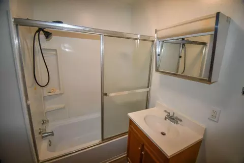 Bath - 367 Commanche Dr, Lowell, IN 46356 photo 2 of 4