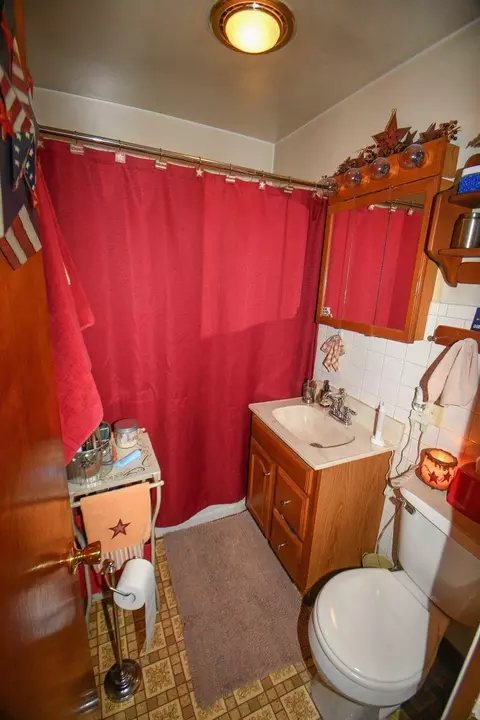 Bath - 367 Commanche Dr, Lowell, IN 46356 photo 4 of 4