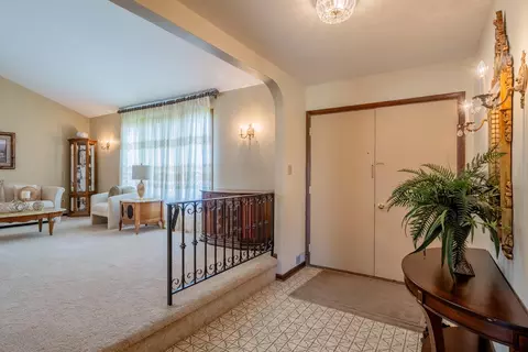 8764 Clark Pl, Crown Point, IN 46307 photo 11