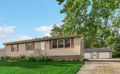 352 Marian Dr, Valparaiso, IN 46385
