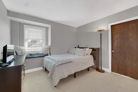 Bedroom - 1503 Warwick Ave, Whiting, IN 46394 photo 3 of 4
