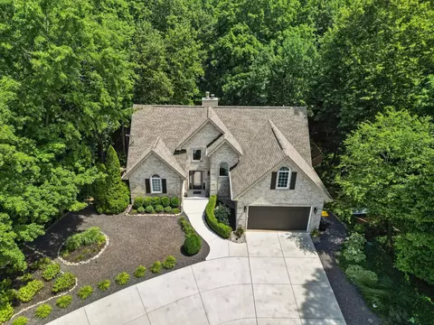 777 Goldeneye Ct, Valparaiso, IN 46385