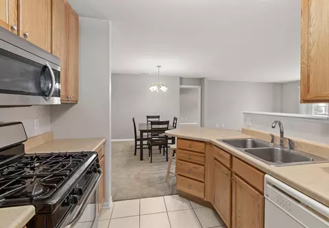 526 Cambridge Ct #1B, Munster, IN 46321 photo 7