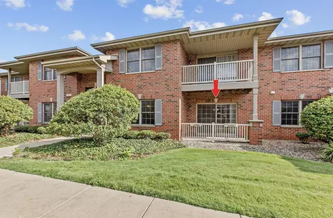 526 Cambridge Ct #1B, Munster, IN 46321 photo 2