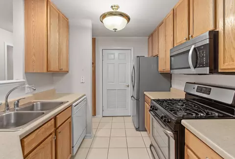 526 Cambridge Ct #1B, Munster, IN 46321 photo 8