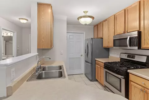 526 Cambridge Ct #1B, Munster, IN 46321 photo 9