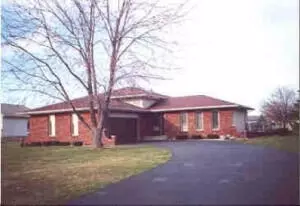 241 Bayberry Ct, Valparaiso, IN 46383