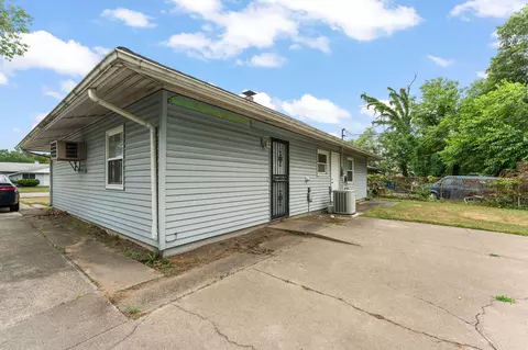 Exterior - 612 S Wayne St, Gary, IN 46403 photo 5 of 5