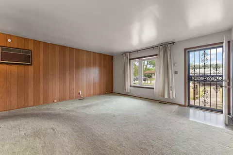 Living - 612 S Wayne St, Gary, IN 46403 photo 1 of 2
