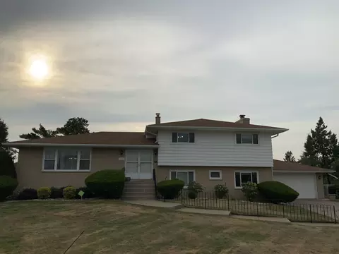 2004 Joy Ln, East Chicago, IN 46312