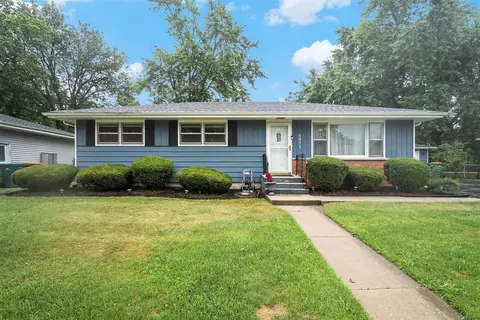 5931 Mckinley St, Merrillville, IN 46410
