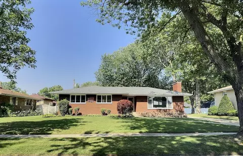 8516 Moraine Ave, Munster, IN 46321
