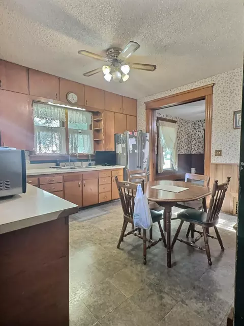 136 E Main St, Brook, IN 47922 photo 15