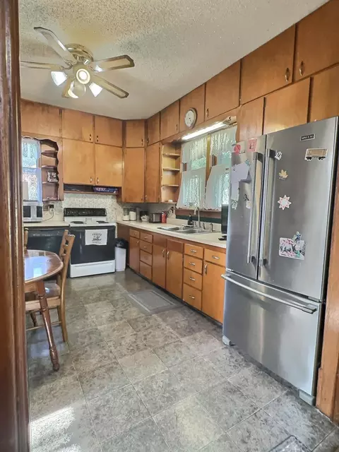136 E Main St, Brook, IN 47922 photo 14