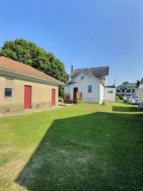 136 E Main St, Brook, IN 47922 photo 4