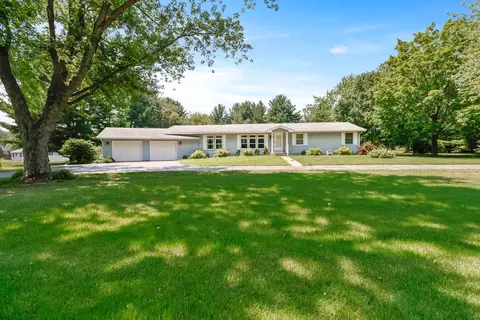 3252 Sager Rd, Valparaiso, IN 46383