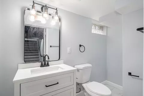Bath - 2737 173rd St, Hammond, IN 46323 photo 2 of 4