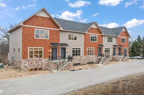 59 Sanctuary Dr, Valparaiso, IN 46385